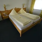 瓦尔德弗瑞登兰德酒店 3* 特恩吉恩